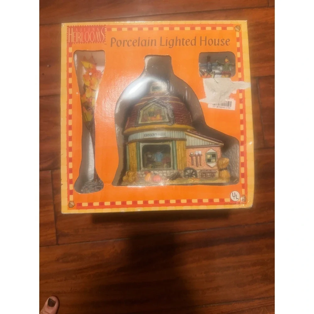 Autumn Heirlooms Porcelain Lighted House Johnsons Farm Fall Village Decor Boxed